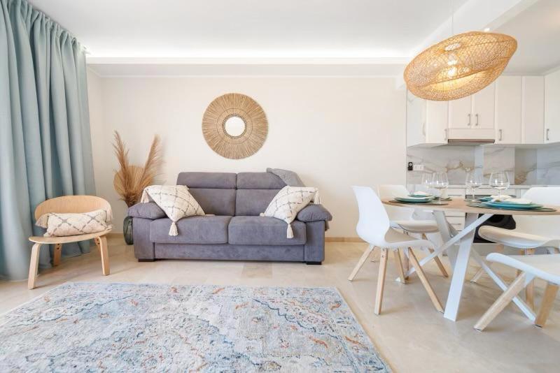 Fuengirola Castle and Sea Views Apartment - 3