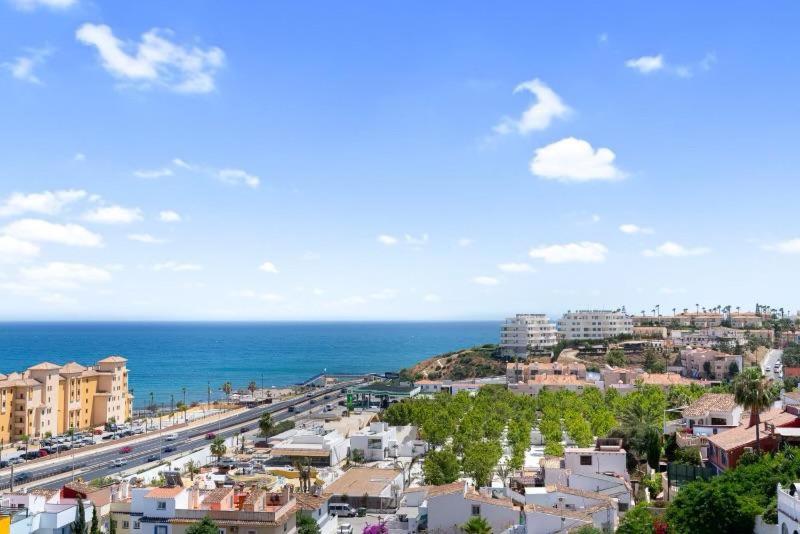 Fuengirola Castle and Sea Views Apartment - 4
