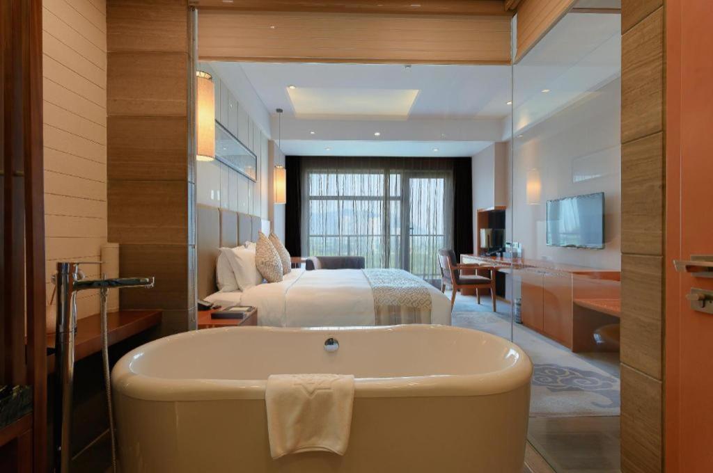 4. Suzhou Q..