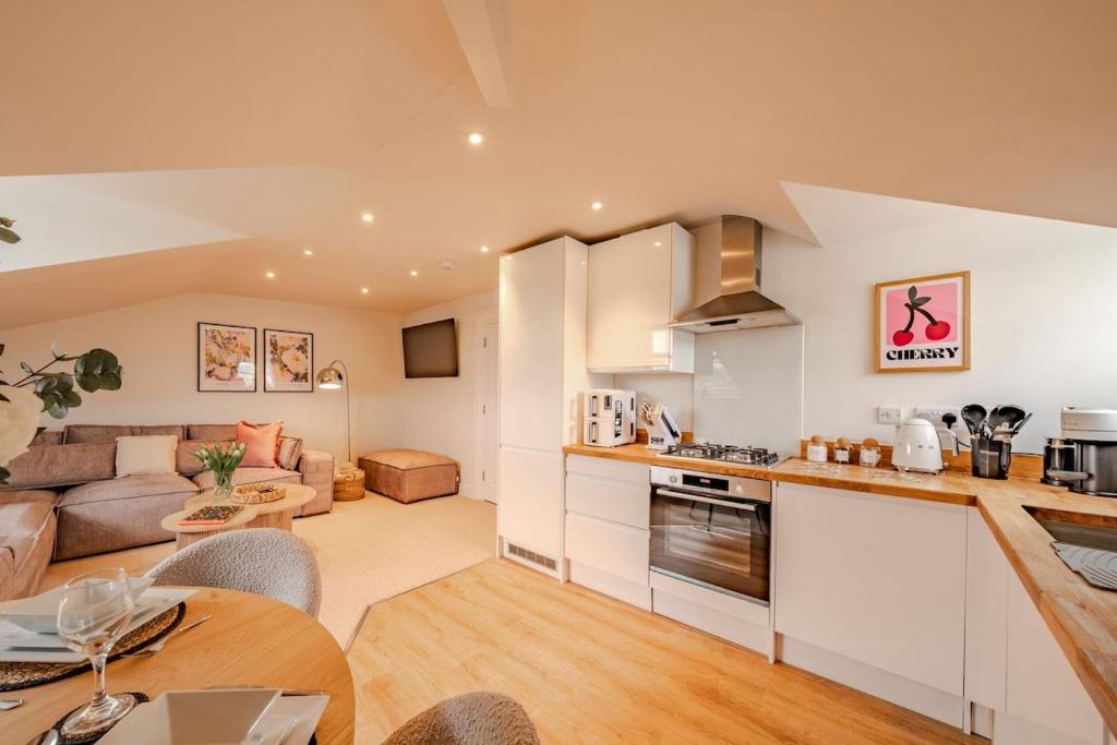 Top Floor - Pavilion View Apartment, Buxton