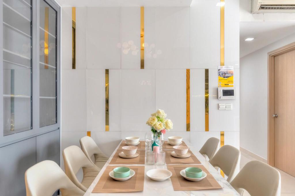 Stay With Me CBD Apartment &#8211; Rivergate Building