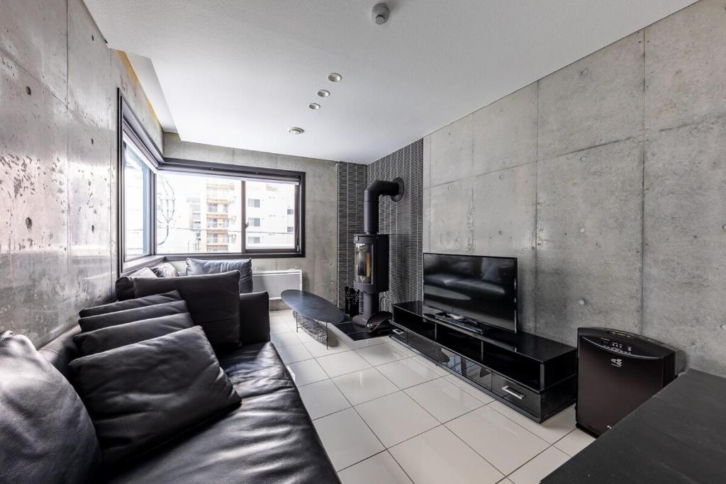 3 room in the center of Sapporo in the walking area of Odori Park toilet x 2 bathroom x 1 parking Shimizu model, Sapporo