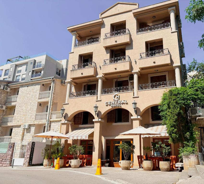 Central Hotel & Restaurant - 1