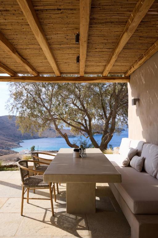 Mousti's Cell, Serifos Chora