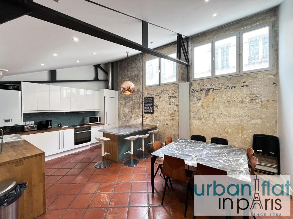 Urban Flat 161 - Luxury 4 Bedrooms Apartment - 3