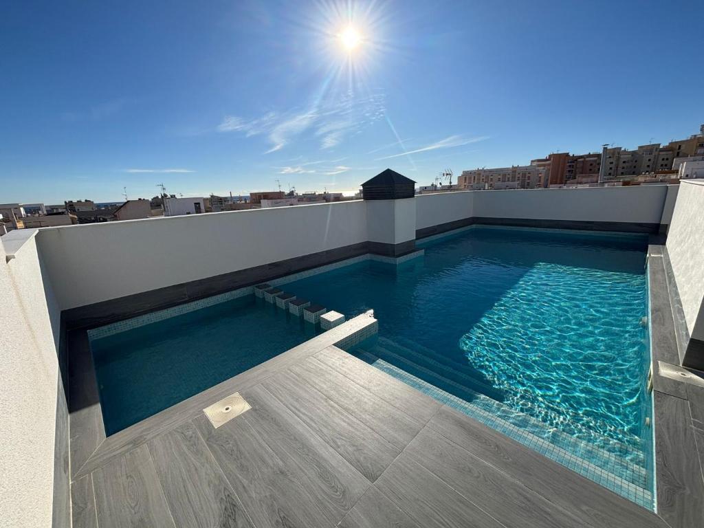 Apartment near Playa de Cura with a rooftop swimming pool - 2