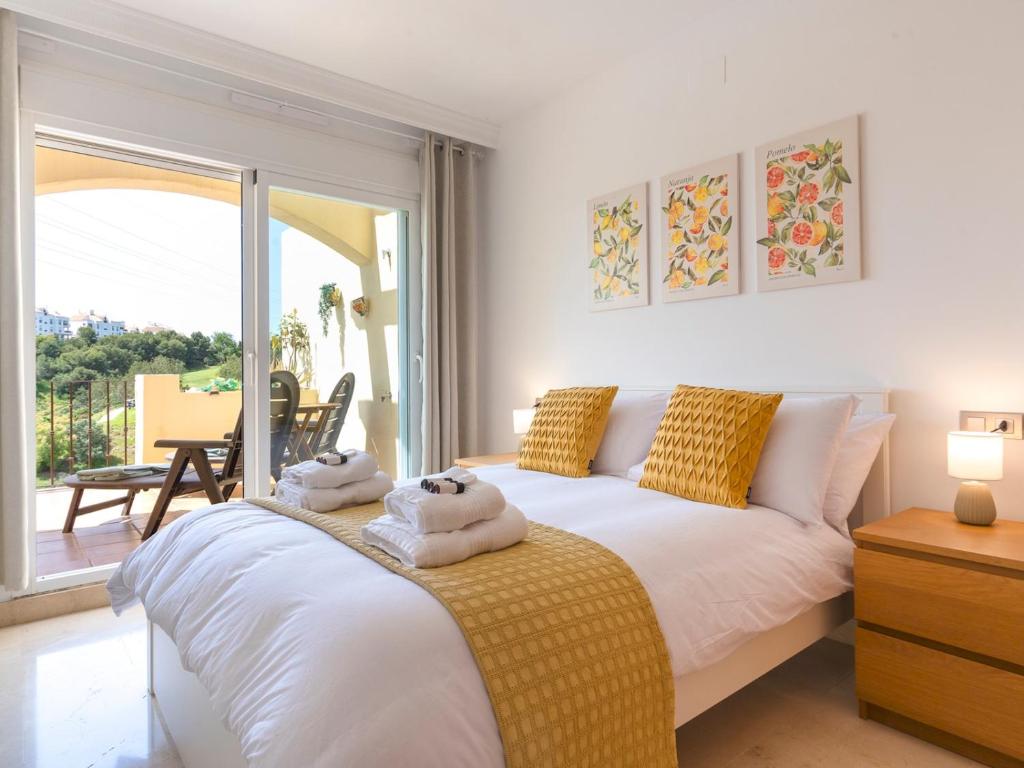 Stunning Views-Miraflores Apartment; Pass the Keys - 3