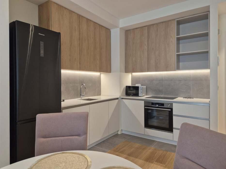 Q4, flat near Gallery shopping mall with garage - 2