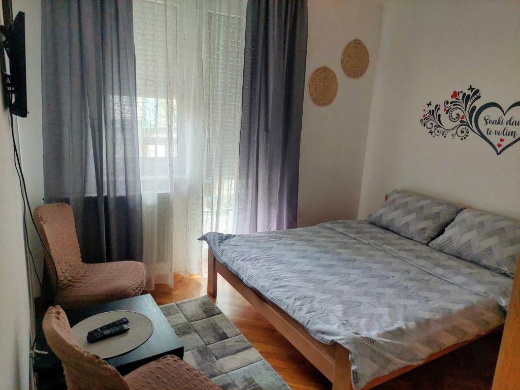 Stan na dan Alexa sa free parkingom - 5