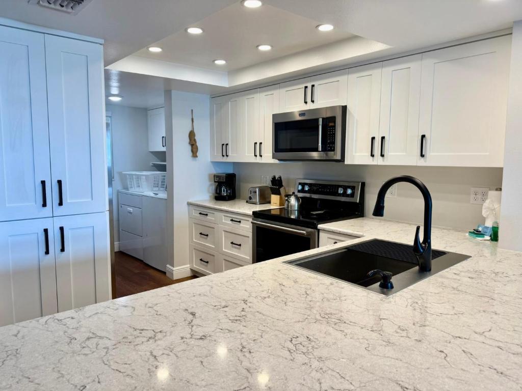 Luxurious 67 Direct Oceanfront at Spanish Main, Cocoa Beach