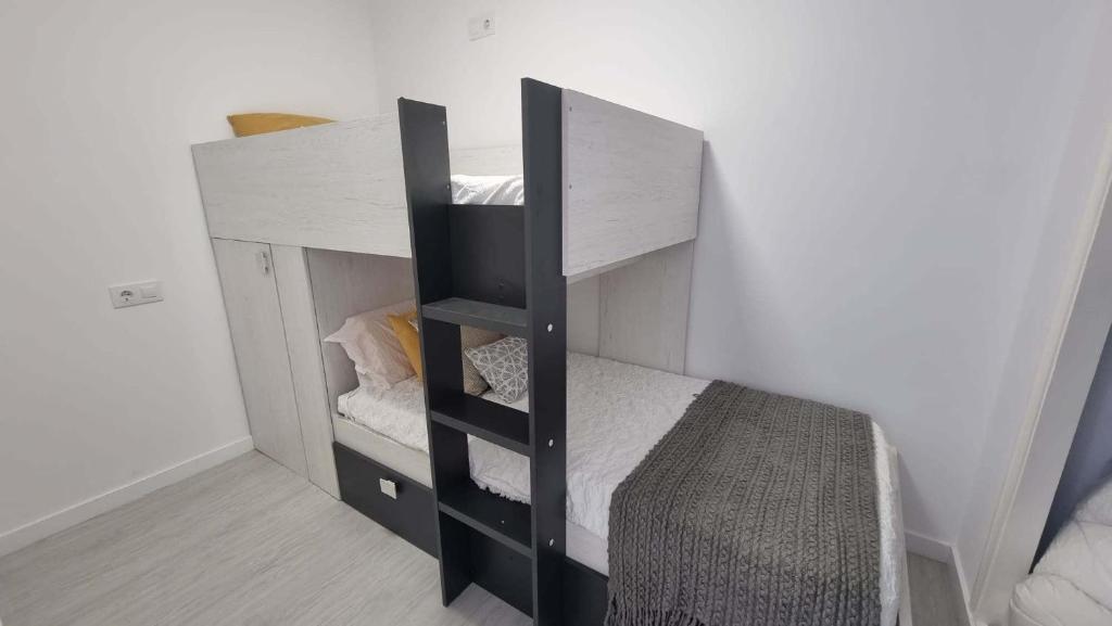 Seaside Apartment Sleeps 6 with Balcony - 5
