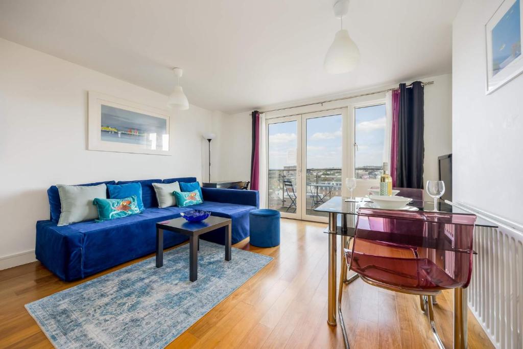 Azure Views - Central Town Location, Minutes from Poole Quay, Poole