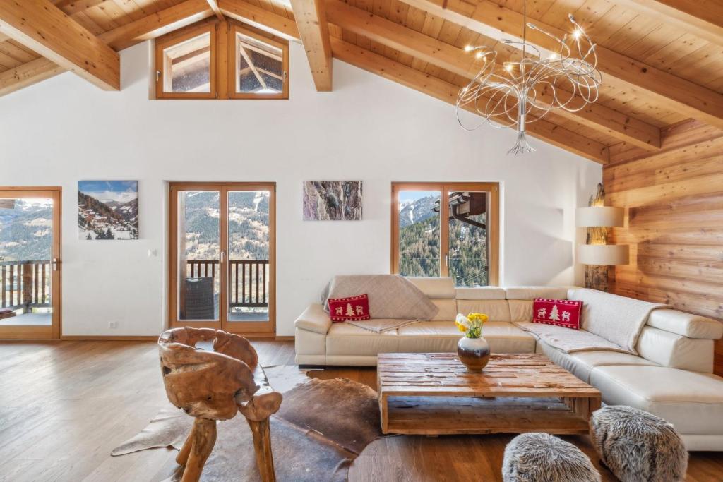 Chalet White Peak by Miggins - 3