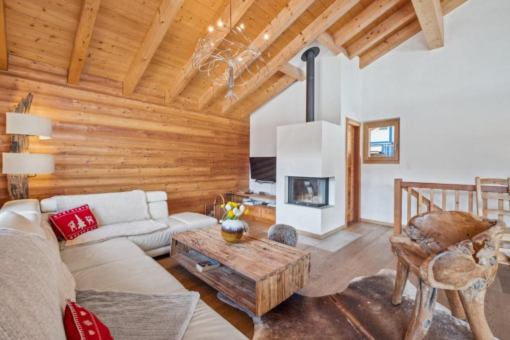 Chalet White Peak by Miggins, Grimentz
