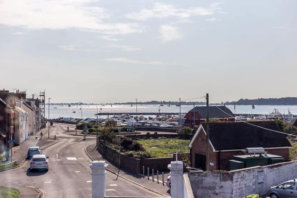 Reel Time - Beautiful Townhouse a Stone's Throw from Poole Quay, Poole