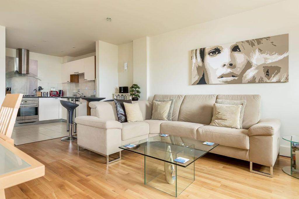 Crow's Nest - On Poole Quay, Parking and Wi-Fi included, Poole