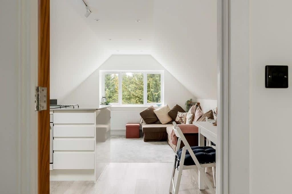 The Hideout, Bournemouth - pet-friendly self-catering flat