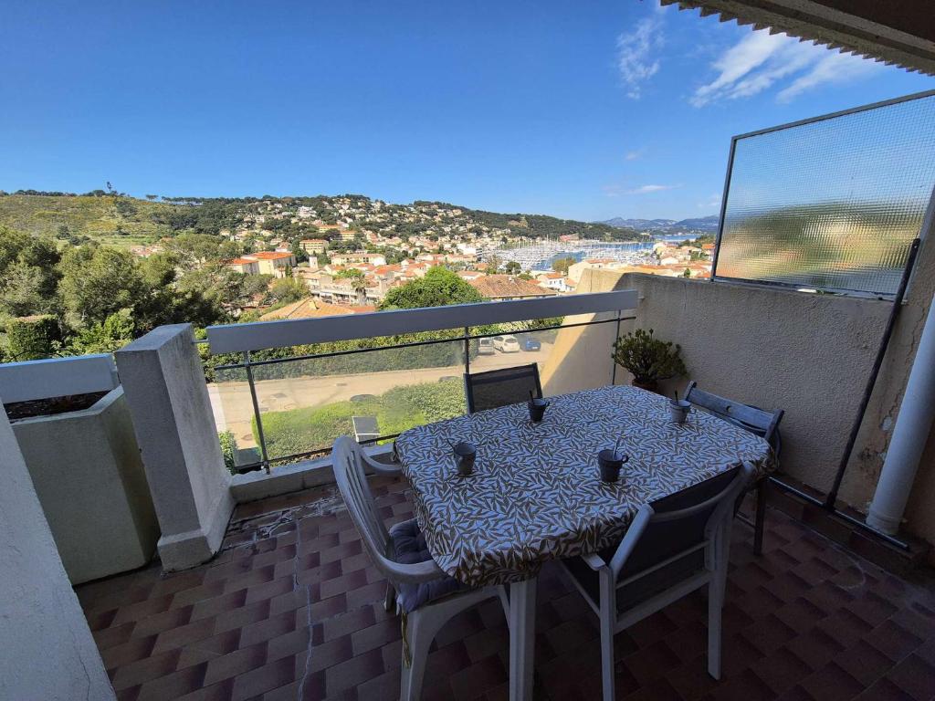 Vue mer, plage à pied – Résidence avec piscine tennis, Saint-Mandrier-sur-Mer