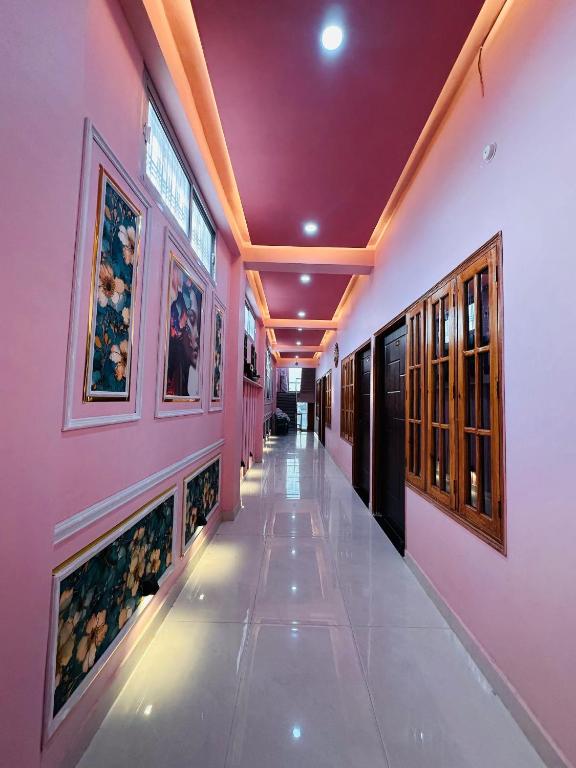 Shared lounge/TV area, Hotel Airport Suites in Lucknow