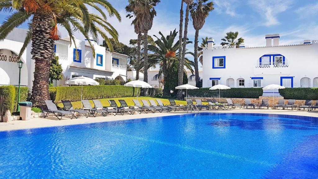 สระว่ายน้ำ