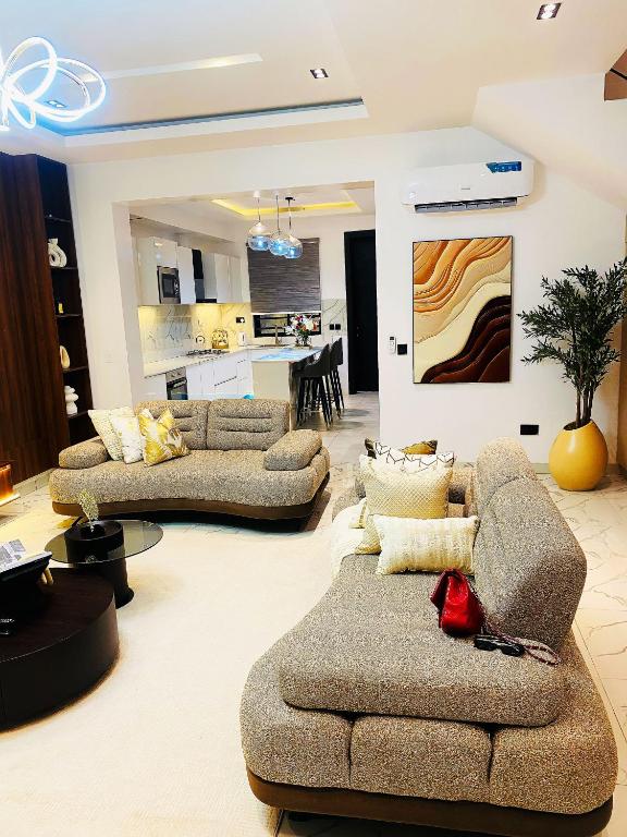 Palatial lodge by Perinni Homes, Lagos