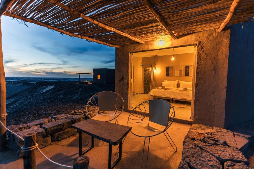 Dunes Clave, Hassilabied