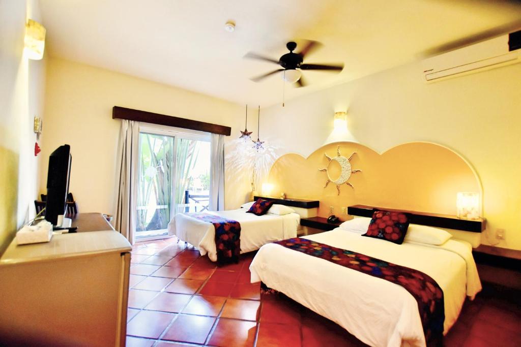 Riviera del Sol Amazing Double Queen Junior Suite 303 - 1