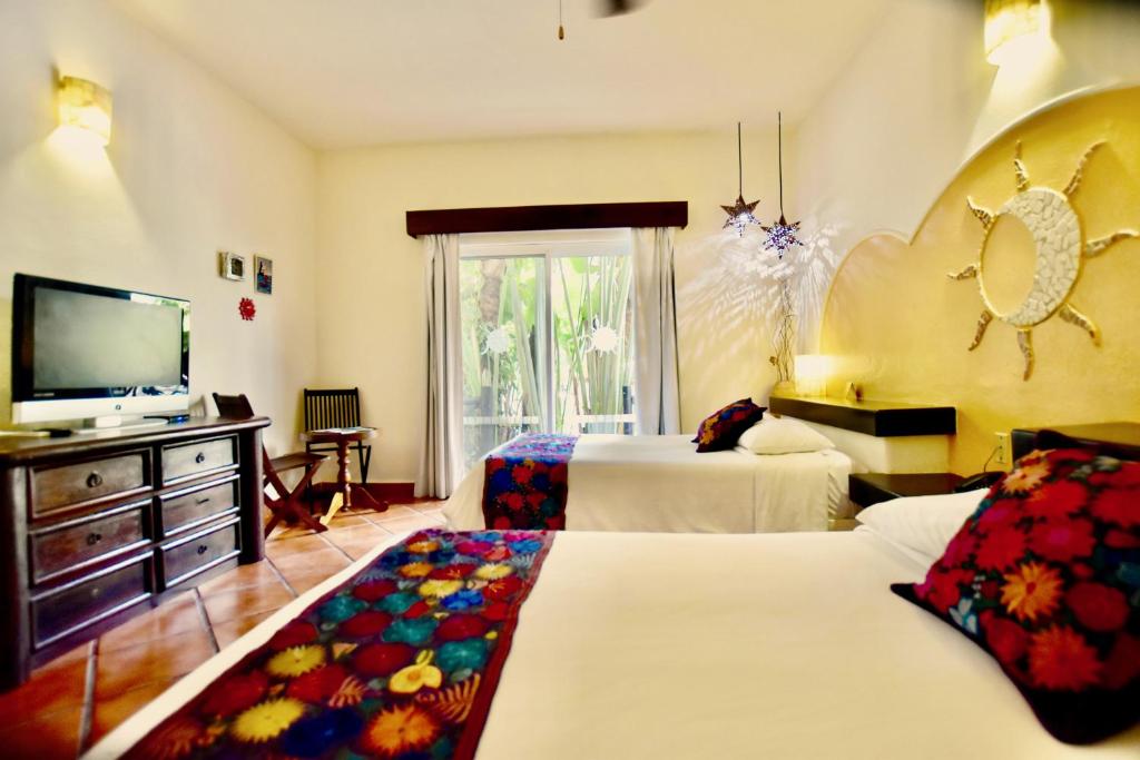 Riviera del Sol Amazing Double Queen Junior Suite 303 - 2