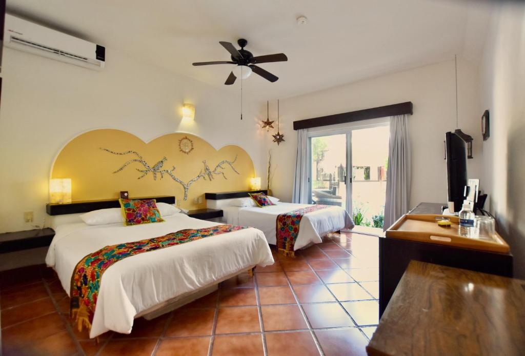 Riviera del Sol Amazing Double Queen Junior Suite 306 - 3