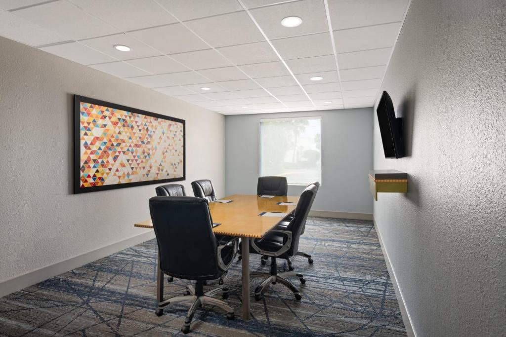 Holiday Inn Express & Suites Boynton Beach West By IHG 会議室