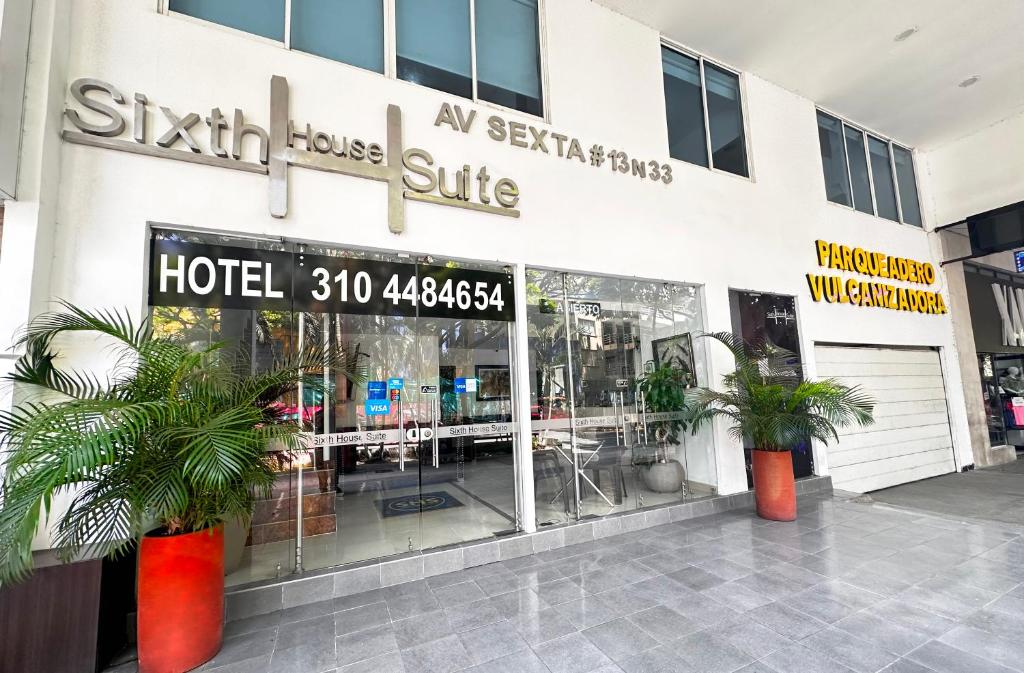 Sixth House Suite - 1
