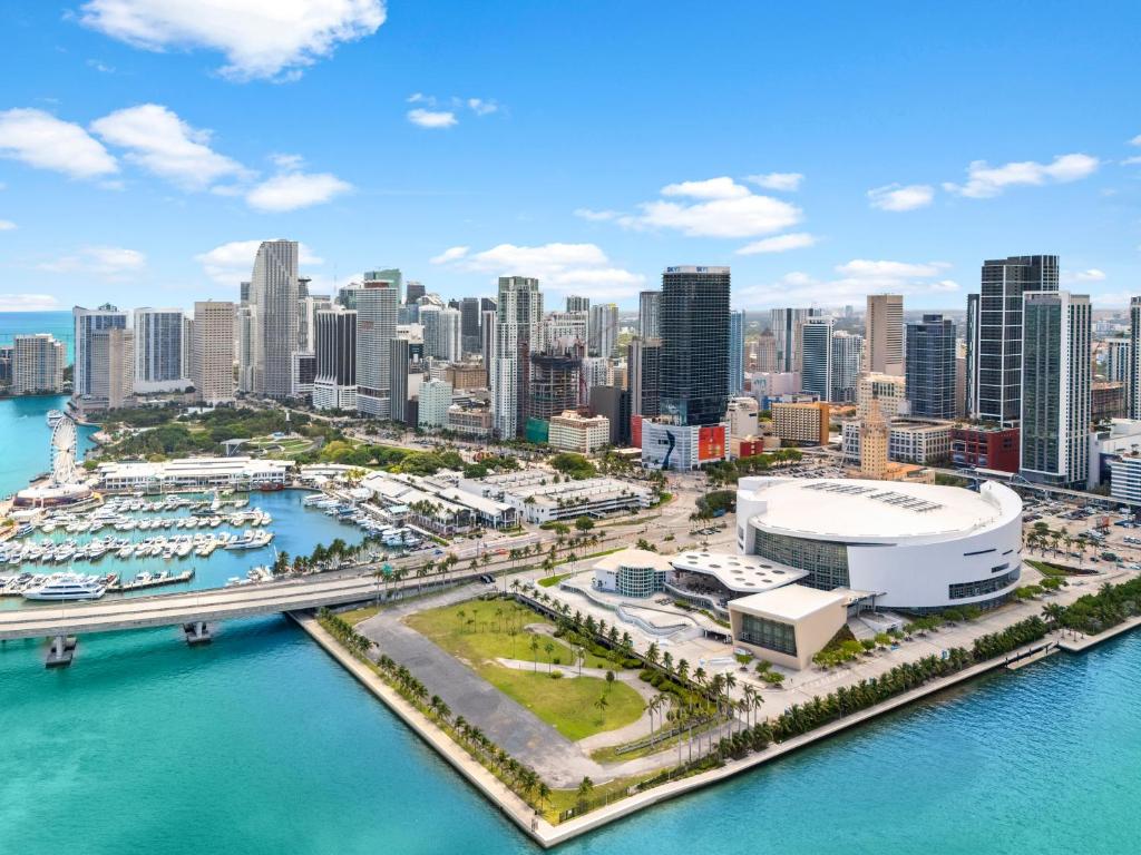 Penthouse Infinity heated pool and jacuzzi, Miami