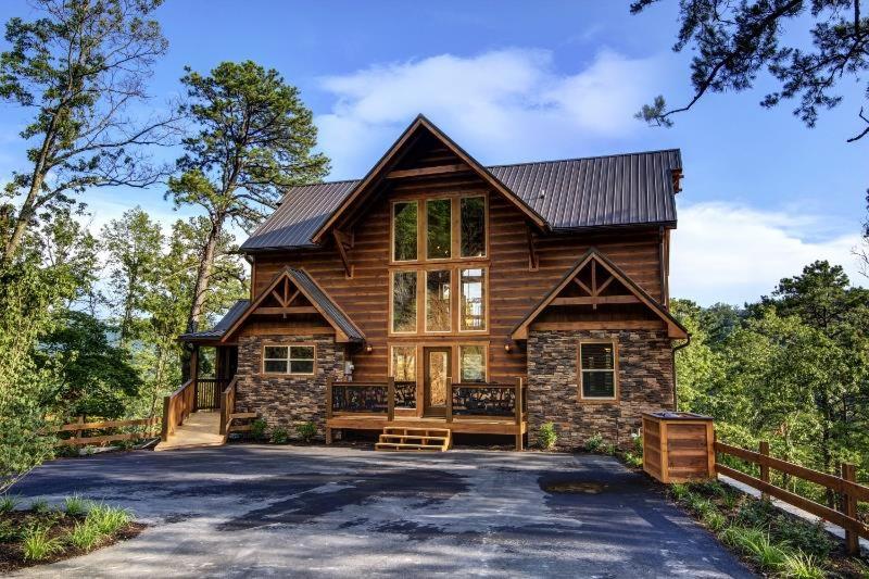 Lazy Bear Lodge, free tickets, no catch!, Pigeon Forge