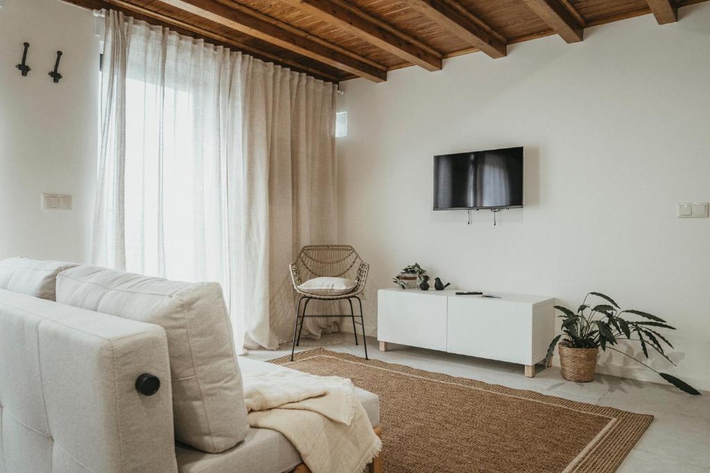 Abrigos do Castelo, Carvalho de Rei