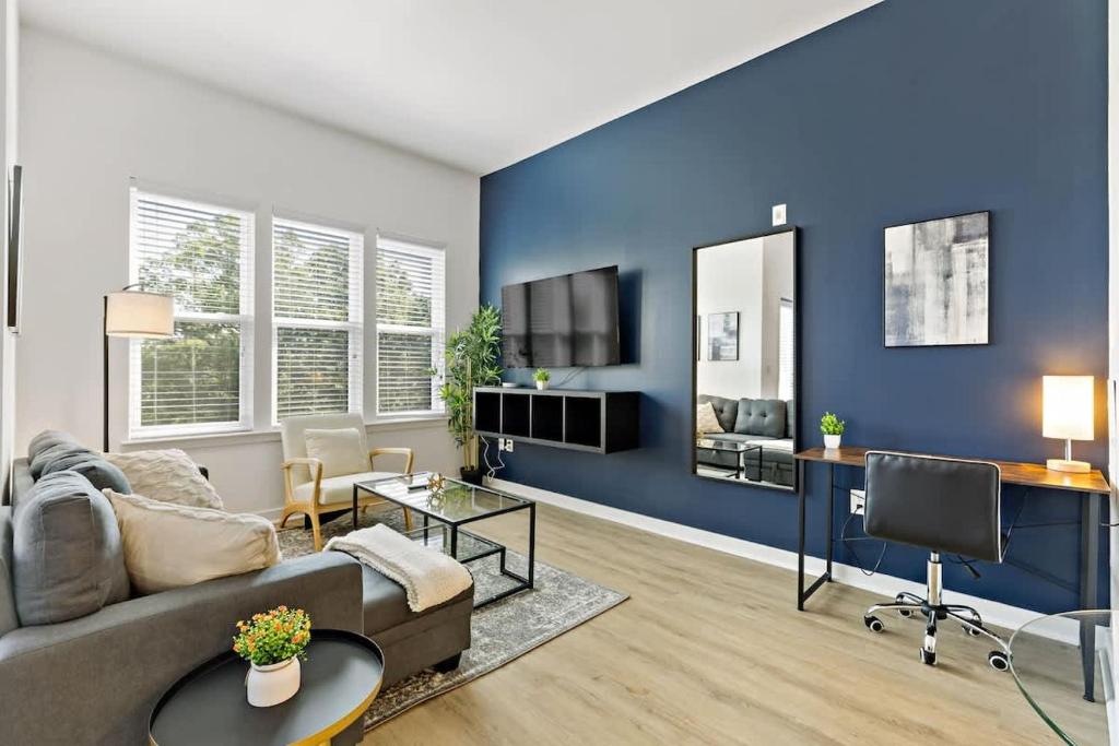 Chic Studio - 5 Min DT, Gym, Parking, W-D - Sleeps 6, Charlotte