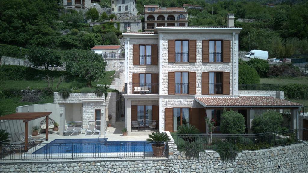 Luxury Villa Flower - 2