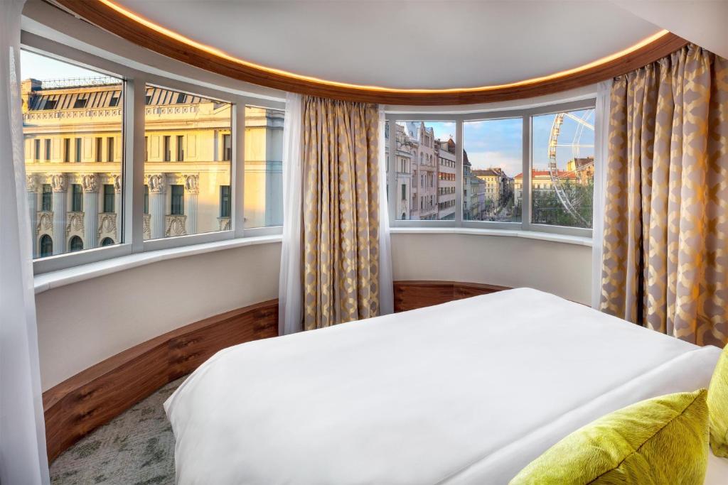 Featured Hotel