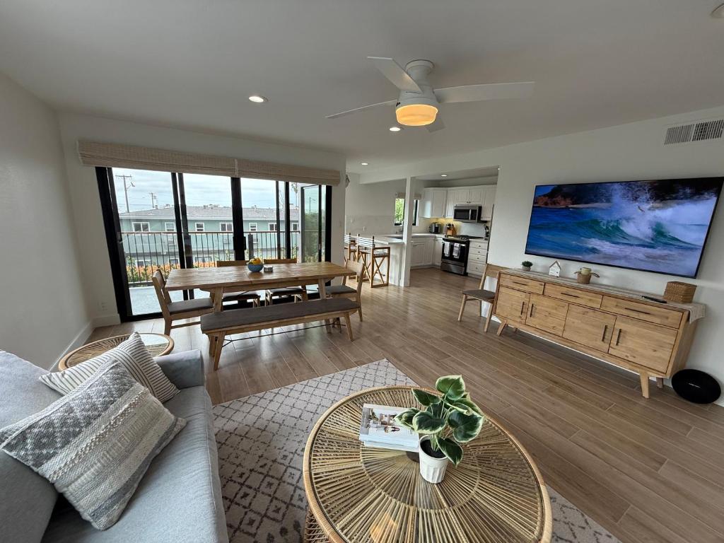 Modern Laguna Beach Duplex - Prime Location!, Laguna Beach