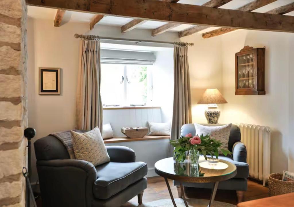 Cosy 1-Bedroom Cottage Retreat in Oxfordshire!, Hook Norton