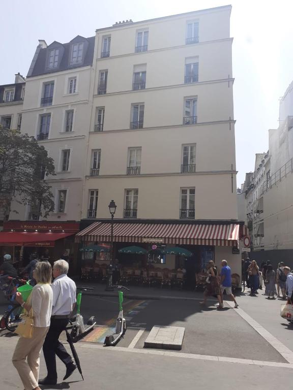 ParisInteriorsRentals - Beautiful 2 BDR Le Marais NOTRE DAME - 2