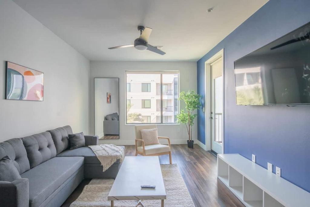 Lovely 1BD - Pool, Gym, Parking, W-D - Sleeps 4, Tempe