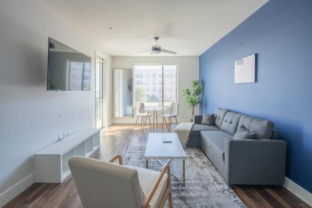 Relaxing 1BD - Pool, Gym, Parking, W-D - Sleeps 4, Tempe