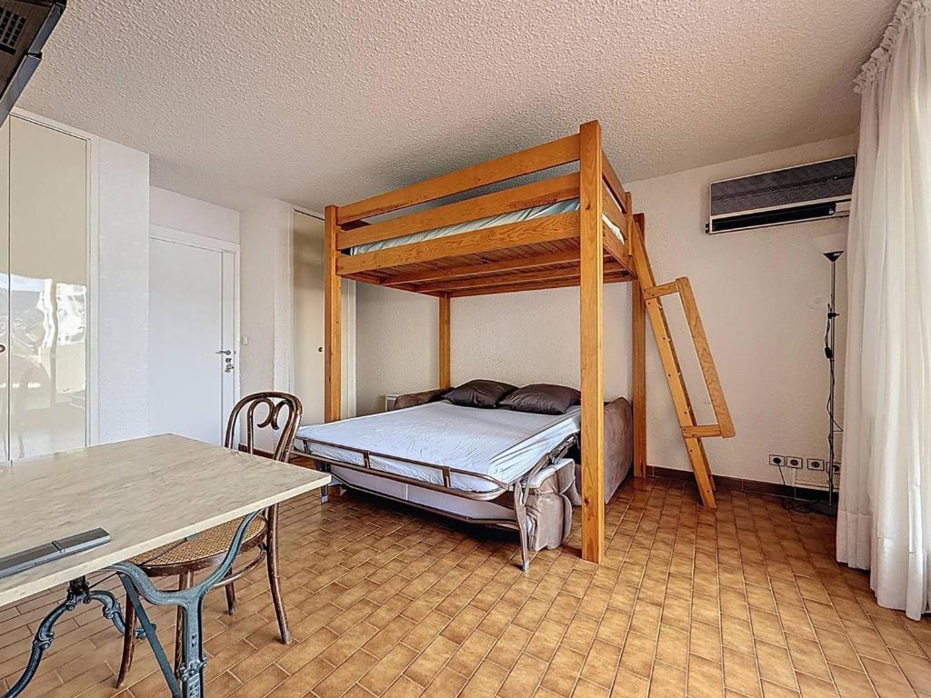 Studio climatisé avec grande terrasse à Bormes - FR-1-610-109 - 2