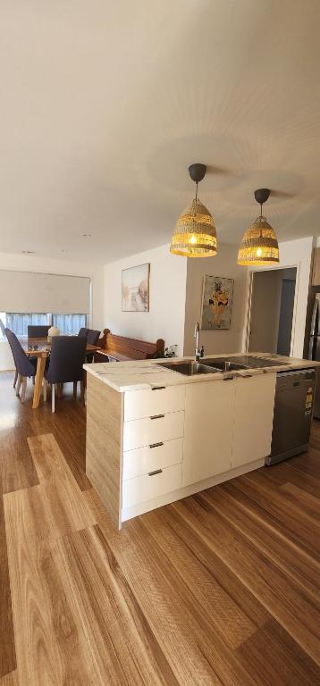 Wayamba, Warrnambool