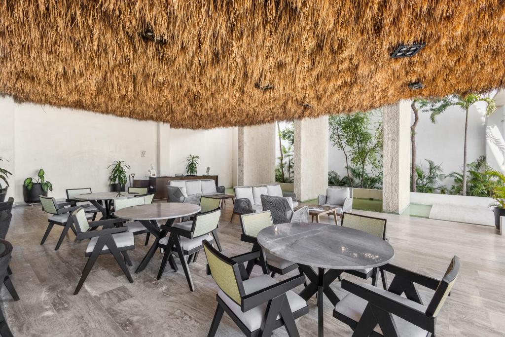 Tulum Hotspot 2BR Condo - 5