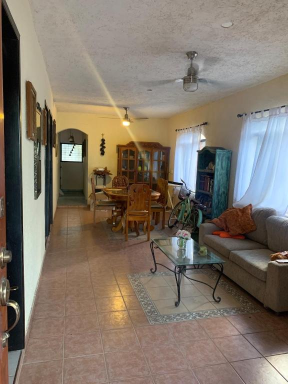 Accommodation in Cancun with a pool, TV, Wi-Fi, and AC, Cancún