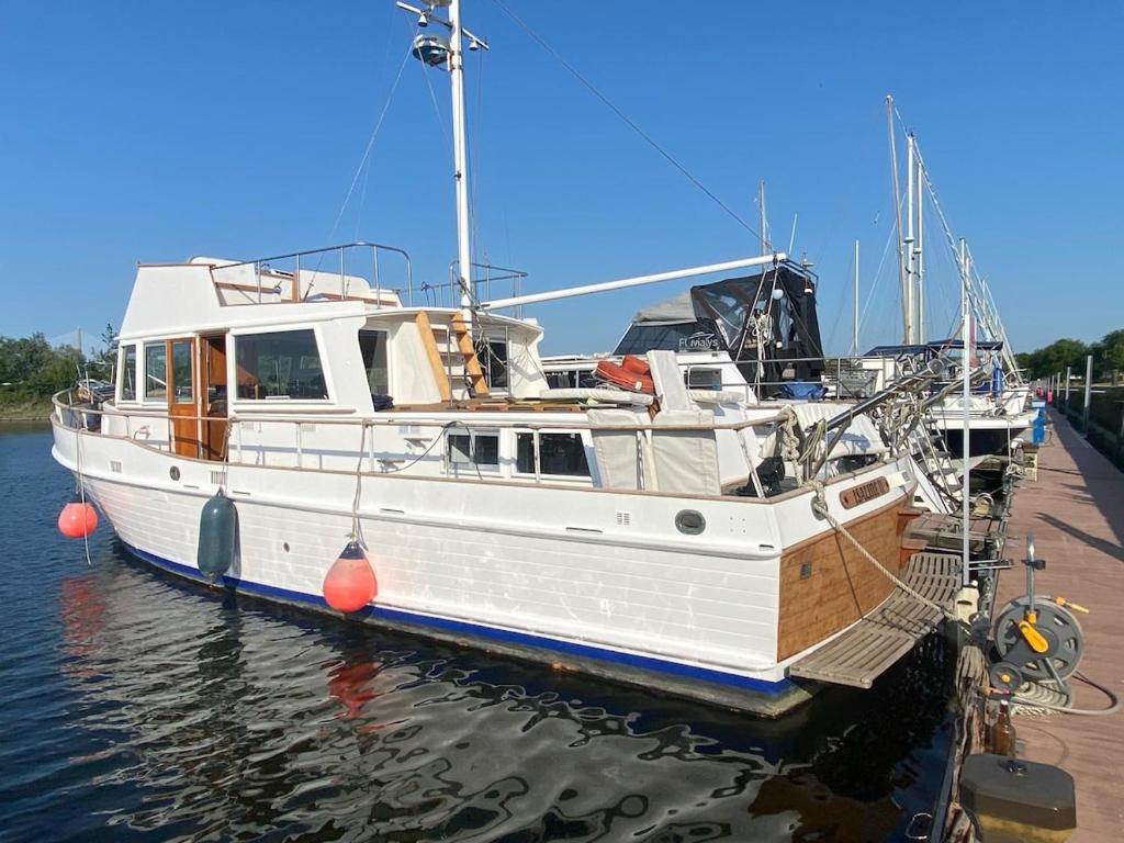 Nuit insolite a bord d un bateau - 4