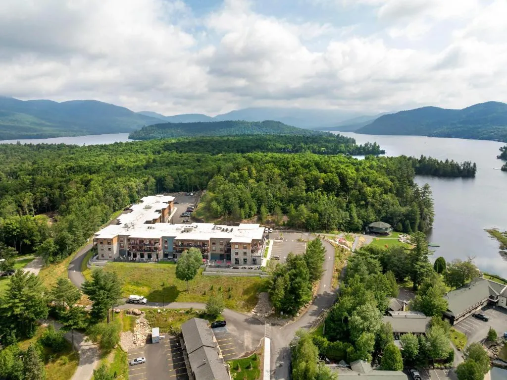 Cambria Hotel Lake Placid - Lakeside Resort, hotel in Lake Placid