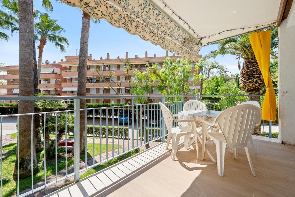 beach and pool, Cambrils