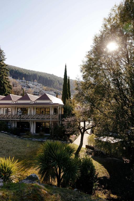 Exterior view, Sherwood Queenstown in Queenstown